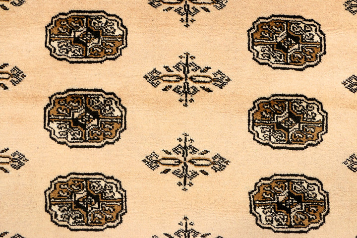 Navajo White Jaldar 4' 6 x 6' 6 - No. 38937 - ALRUG Rug Store