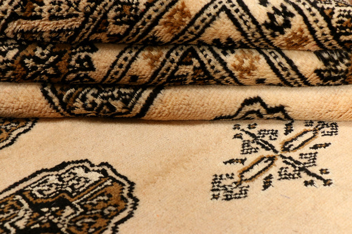 Navajo White Jaldar 4' 6 x 6' 6 - No. 38937 - ALRUG Rug Store