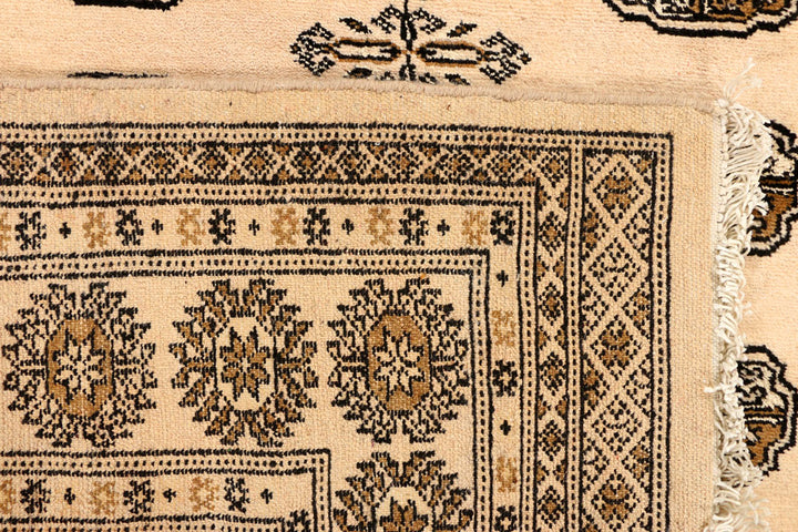 Navajo White Jaldar 4' 6 x 6' 6 - No. 38937 - ALRUG Rug Store