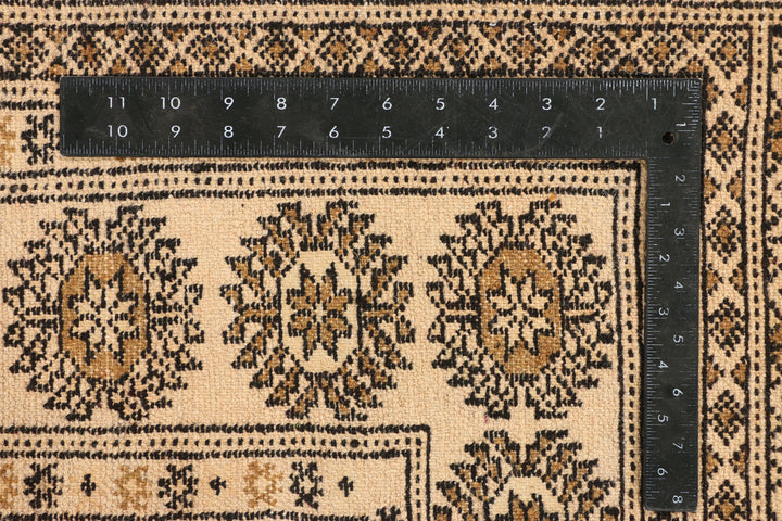 Navajo White Jaldar 4' 6 x 6' 6 - No. 38937 - ALRUG Rug Store