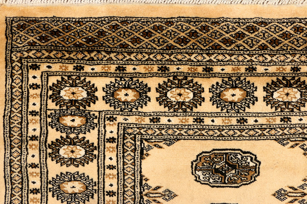 Navajo White Bokhara 4' 7 x 6' 9 - No. 38952 - ALRUG Rug Store