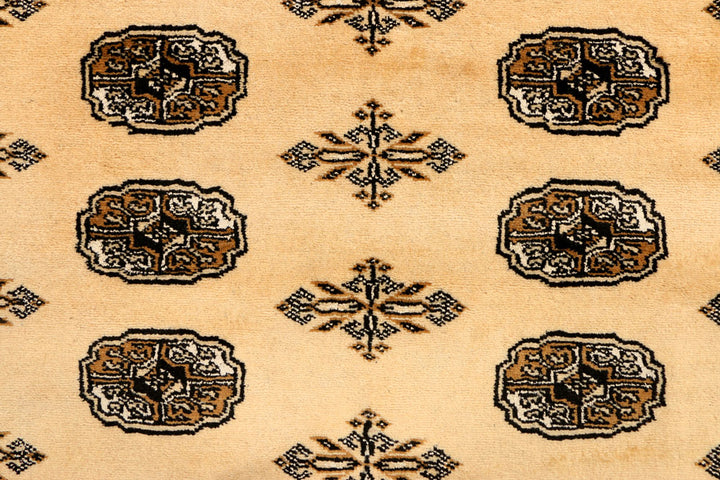 Navajo White Bokhara 4' 7 x 6' 9 - No. 38952 - ALRUG Rug Store