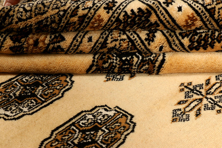 Navajo White Bokhara 4' 7 x 6' 9 - No. 38952 - ALRUG Rug Store