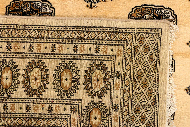 Navajo White Bokhara 4' 7 x 6' 9 - No. 38952 - ALRUG Rug Store