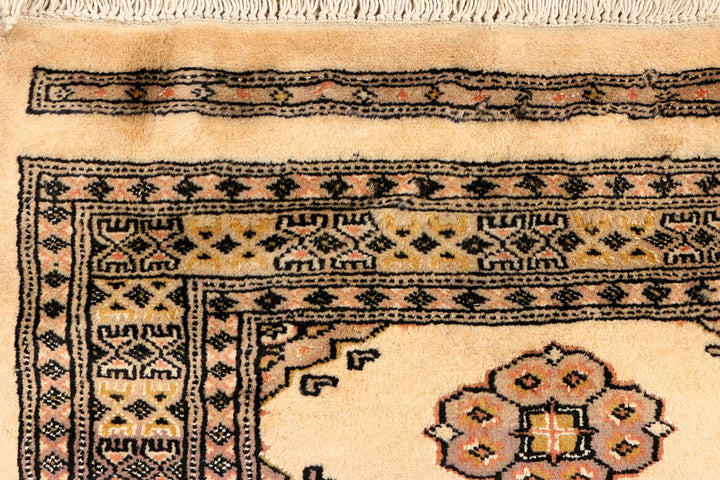 Navajo White Jaldar 2' 7 x 13' 11 - No. 39031 - ALRUG Rug Store