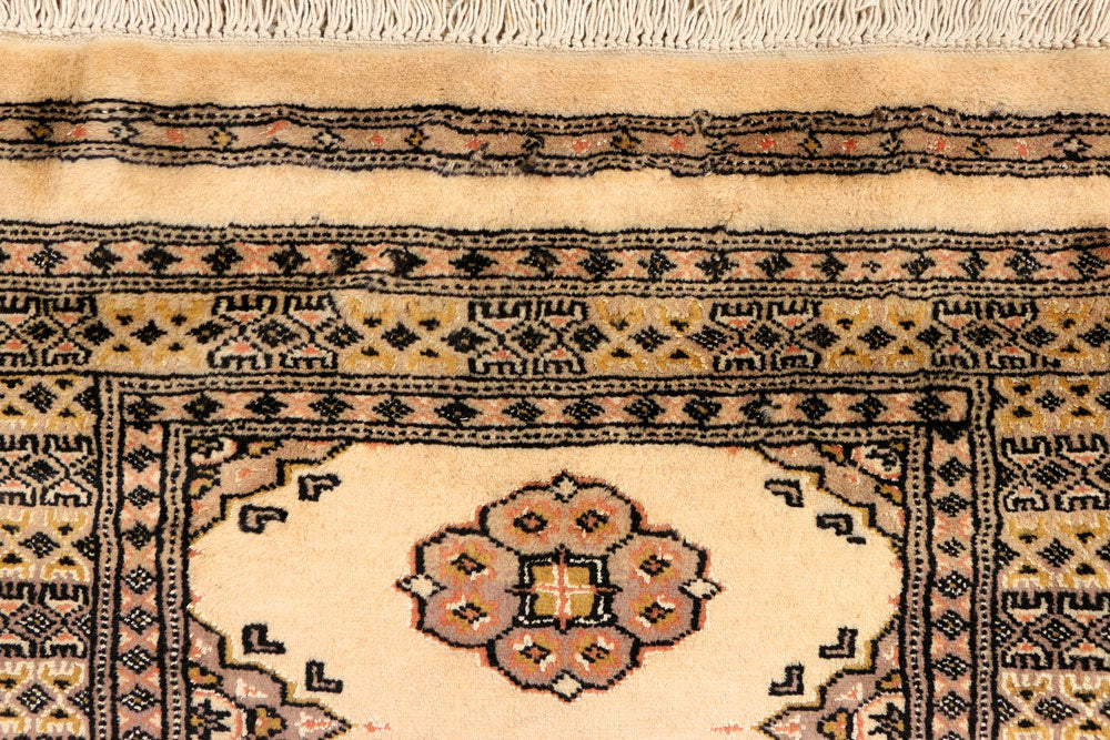 Navajo White Jaldar 2' 7 x 13' 11 - No. 39031 - ALRUG Rug Store