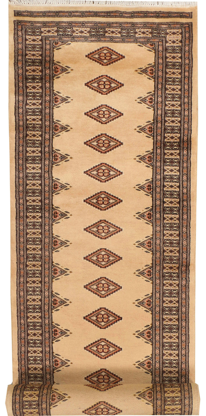 Navajo White Jaldar 2' 7 x 13' 11 - No. 39035 - ALRUG Rug Store