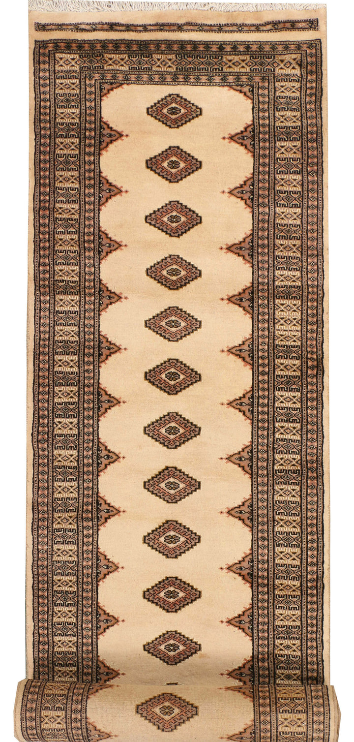 Navajo White Jaldar 2' 7 x 14' 5 - No. 39039 - ALRUG Rug Store
