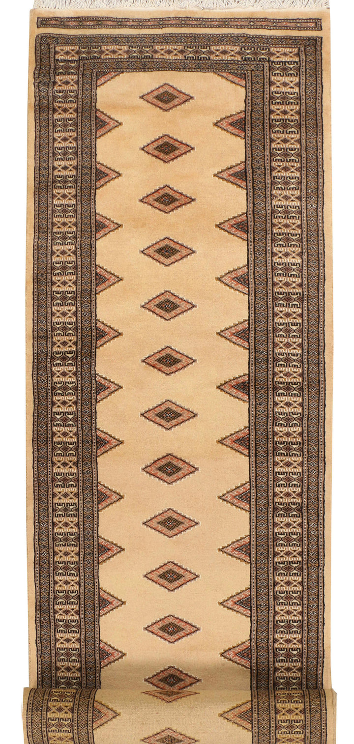 Navajo White Jaldar 2' 7 x 13' 7 - No. 39041 - ALRUG Rug Store