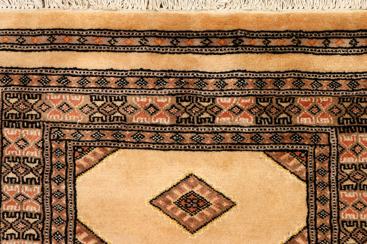 Navajo White Jaldar 2' 7 x 13' 11 - No. 39045 - ALRUG Rug Store