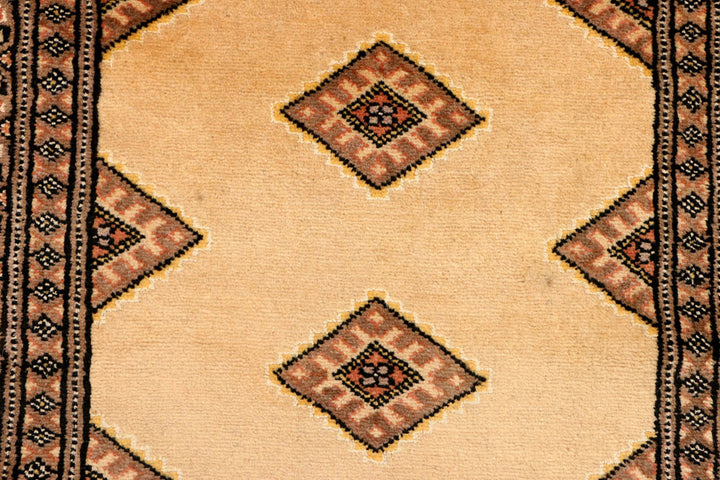 Navajo White Jaldar 2' 7 x 13' 11 - No. 39045 - ALRUG Rug Store