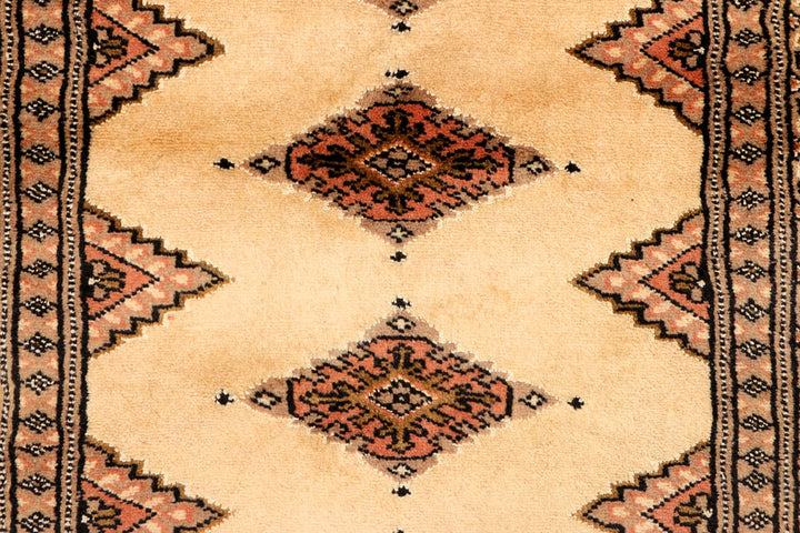 Navajo White Jaldar 2' 6 x 13' 8 - No. 39055 - ALRUG Rug Store