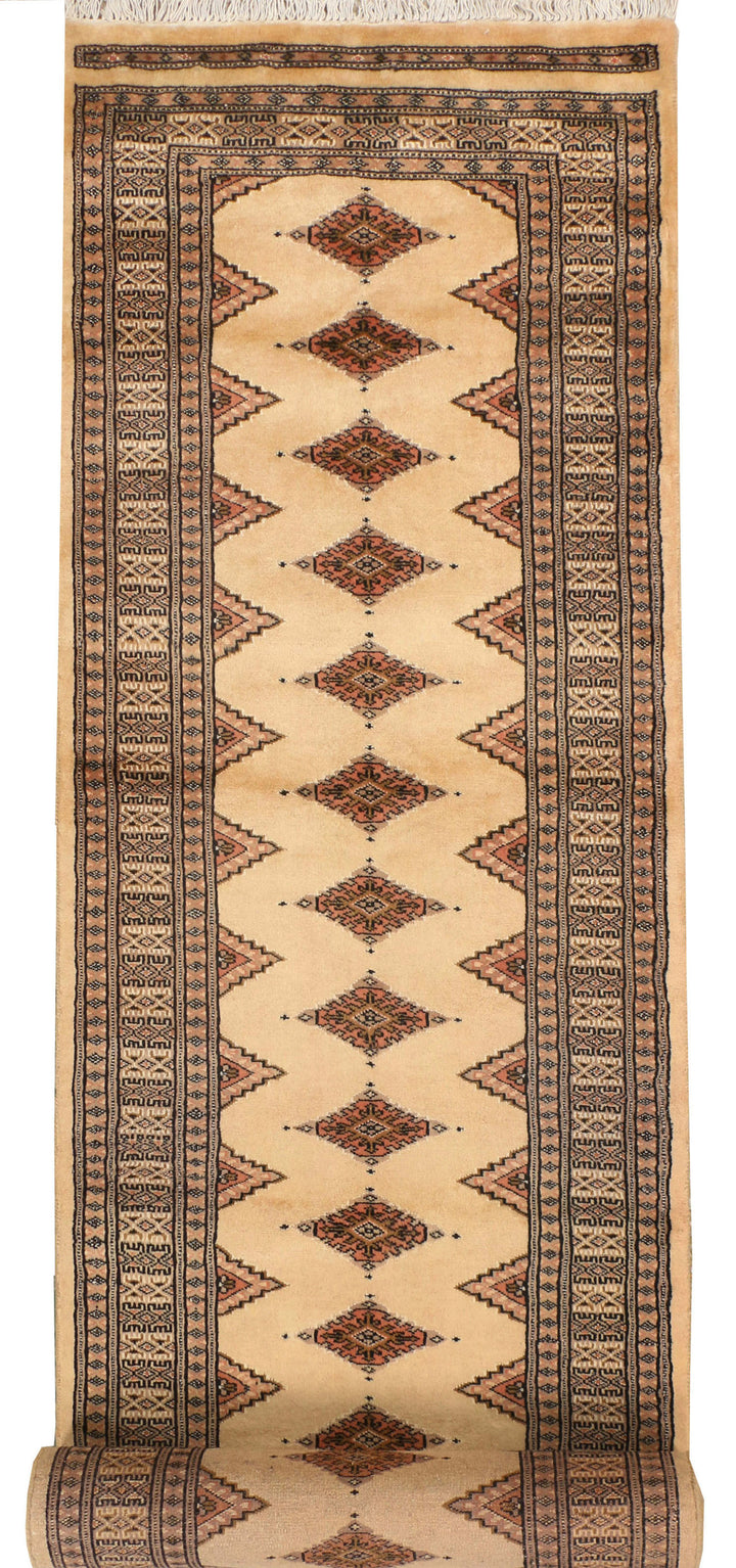Navajo White Jaldar 2' 6 x 13' 8 - No. 39055 - ALRUG Rug Store
