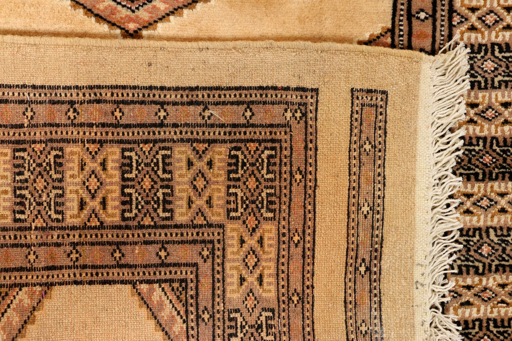 Navajo White Jaldar 2' 7 x 13' - No. 39059 - ALRUG Rug Store