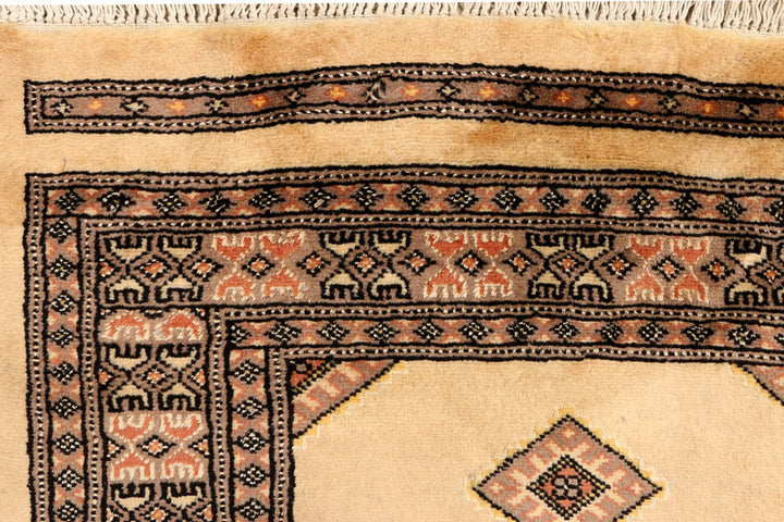 Navajo White Jaldar 2' 7 x 12' 10 - No. 39063 - ALRUG Rug Store