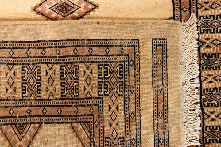 Navajo White Jaldar 2' 7 x 13' 1 - No. 39071 - ALRUG Rug Store