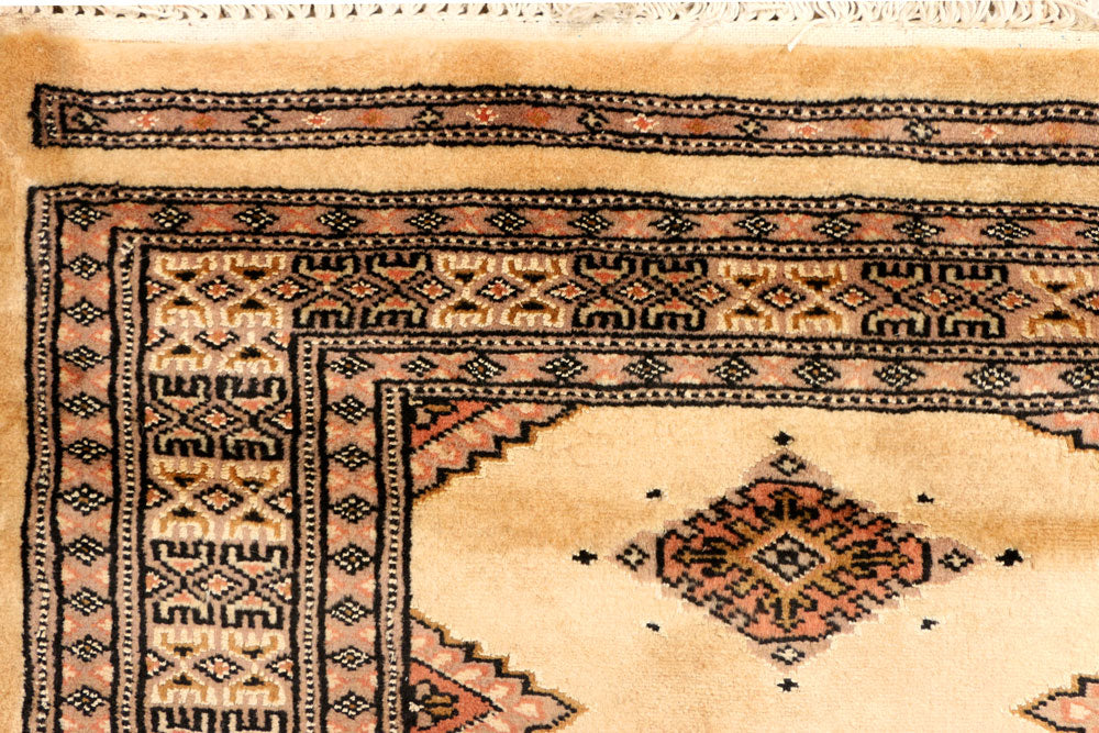 Navajo White Jaldar 2' 7 x 13' 7 - No. 39077 - ALRUG Rug Store