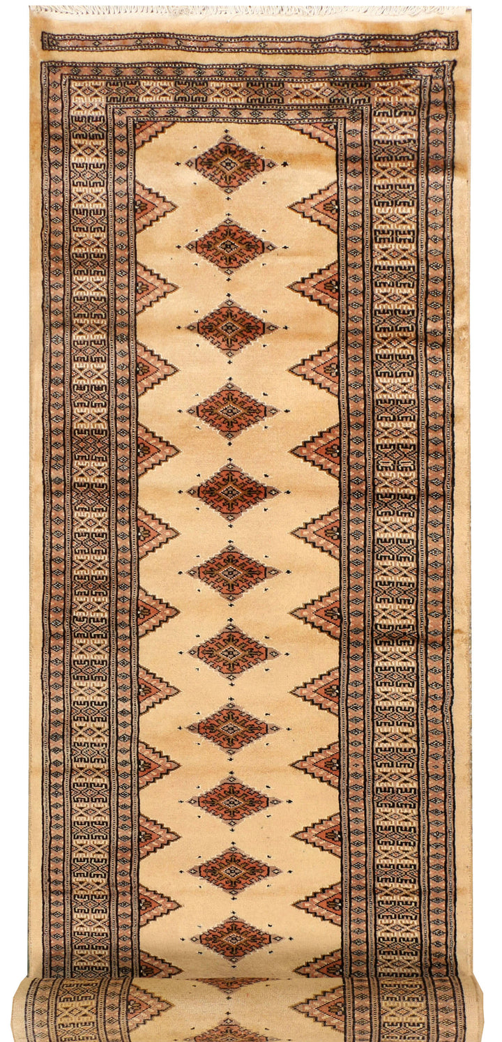 Navajo White Jaldar 2' 7 x 13' 7 - No. 39077 - ALRUG Rug Store