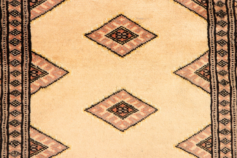 Navajo White Jaldar 2' 7 x 12' 10 - No. 39081 - ALRUG Rug Store