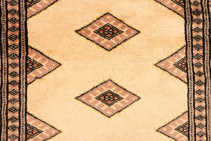 Navajo White Jaldar 2' 7 x 12' 10 - No. 39081 - ALRUG Rug Store