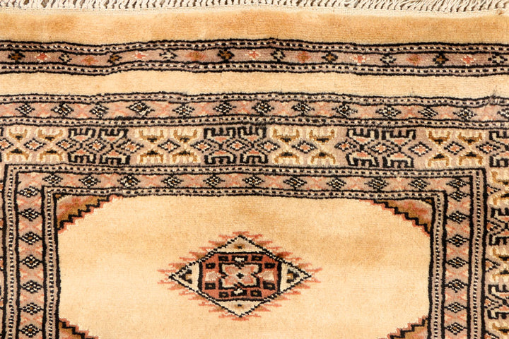 Navajo White Jaldar 2' 7 x 13' 9 - No. 39082 - ALRUG Rug Store