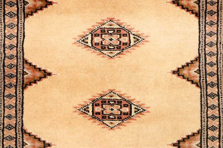 Navajo White Jaldar 2' 7 x 13' 9 - No. 39082 - ALRUG Rug Store