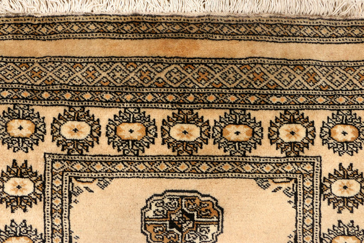 Navajo White Bokhara 2' 7 x 6' 6 - No. 39128 - ALRUG Rug Store