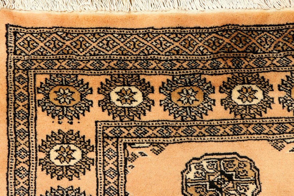 Navajo White Bokhara 2' 8 x 7' 7 - No. 39132 - ALRUG Rug Store