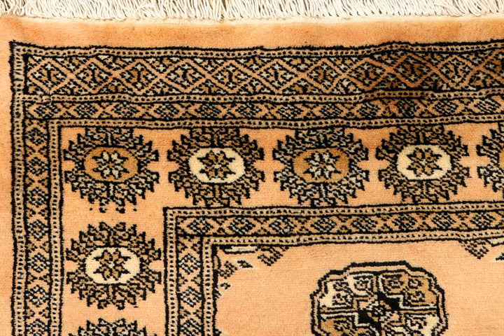 Navajo White Bokhara 2' 8 x 7' 7 - No. 39132 - ALRUG Rug Store