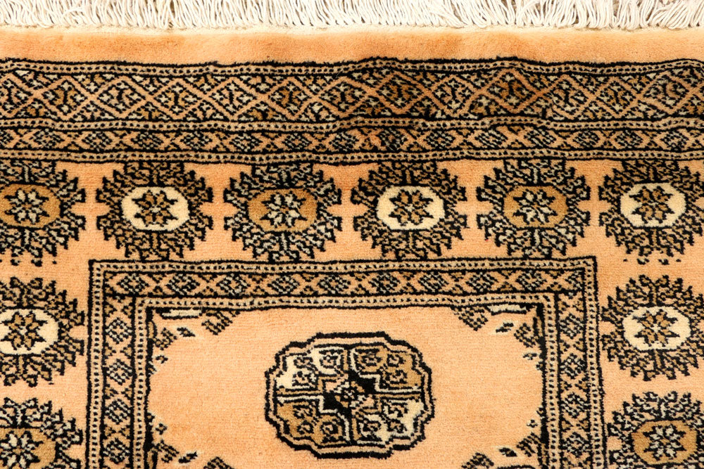 Navajo White Bokhara 2' 8 x 7' 7 - No. 39132 - ALRUG Rug Store