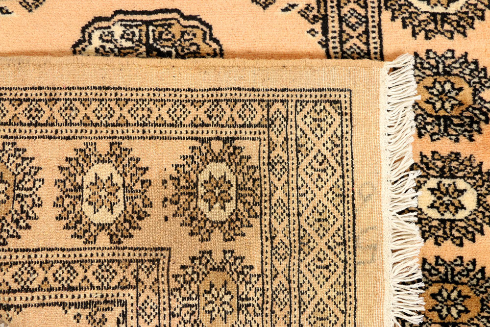 Navajo White Bokhara 2' 8 x 7' 7 - No. 39132 - ALRUG Rug Store