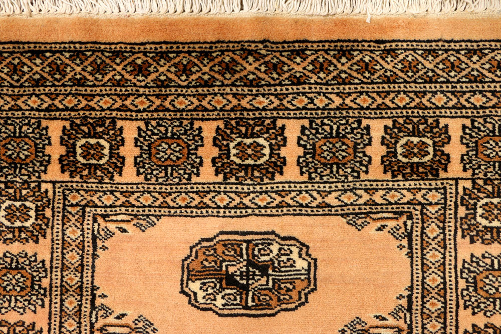 Navajo White Bokhara 2' 7 x 9' 11 - No. 39135 - ALRUG Rug Store