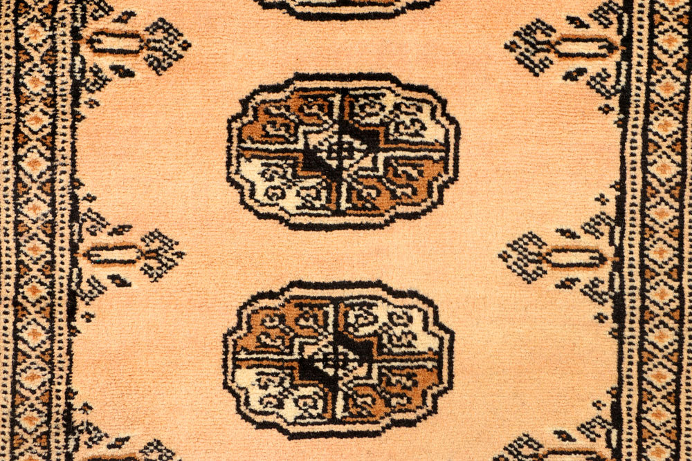 Navajo White Bokhara 2' 7 x 9' 11 - No. 39135 - ALRUG Rug Store