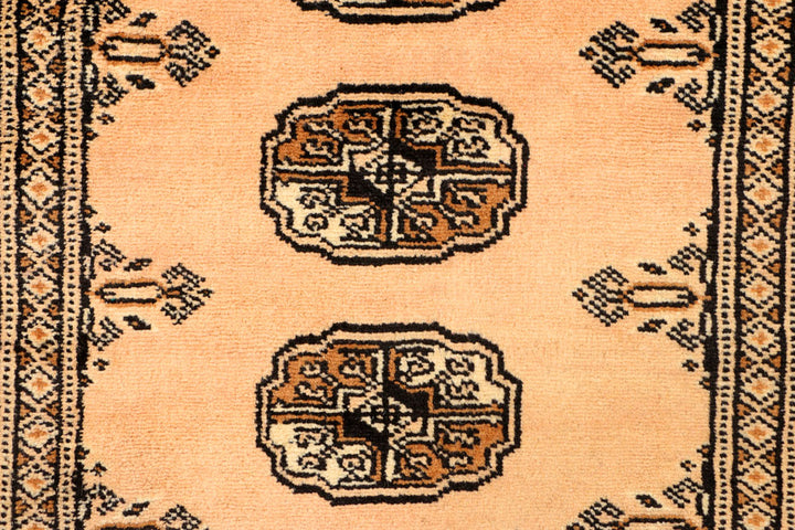 Navajo White Bokhara 2' 7 x 9' 11 - No. 39135 - ALRUG Rug Store
