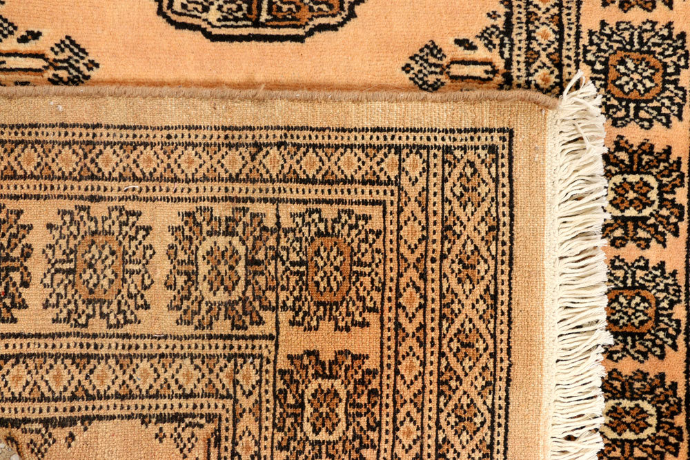 Navajo White Bokhara 2' 7 x 9' 11 - No. 39135 - ALRUG Rug Store