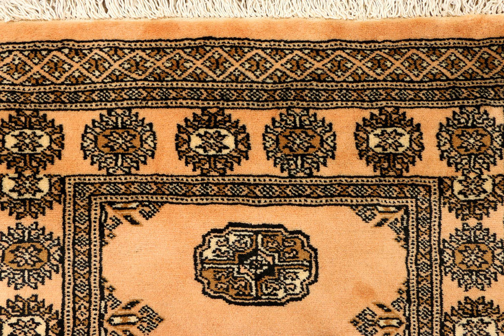 Navajo White Bokhara 2' 7 x 9' 9 - No. 39139 - ALRUG Rug Store