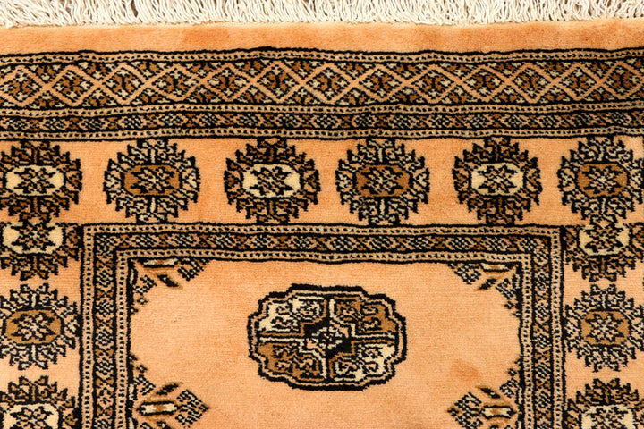 Navajo White Bokhara 2' 7 x 9' 9 - No. 39139 - ALRUG Rug Store