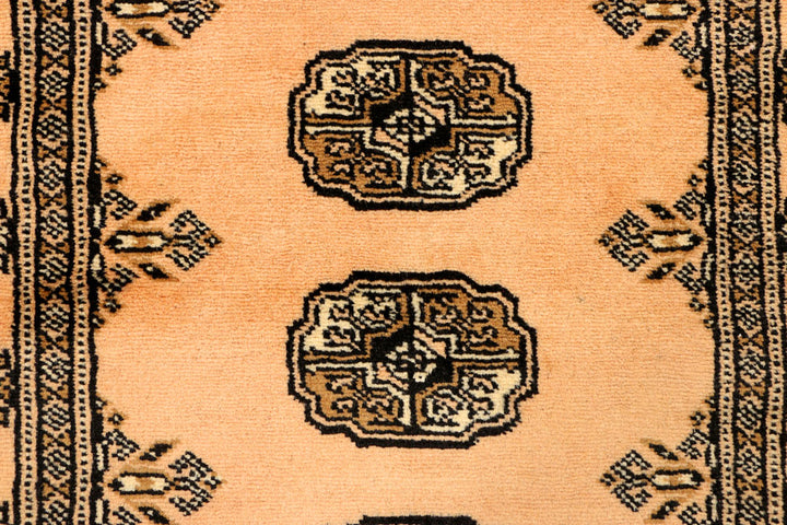 Navajo White Bokhara 2' 7 x 9' 9 - No. 39139 - ALRUG Rug Store