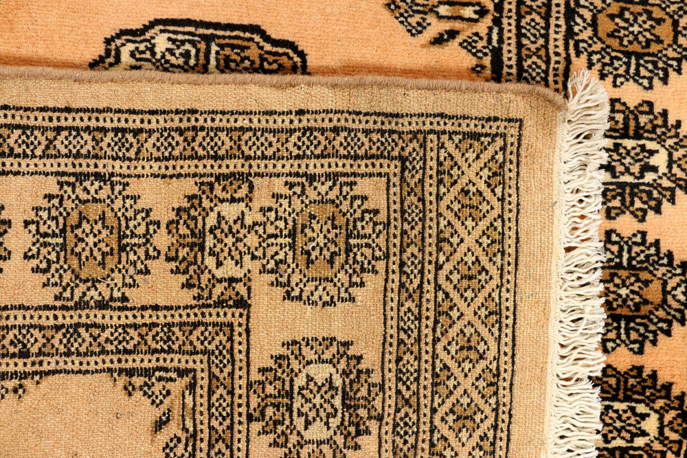 Navajo White Bokhara 2' 7 x 9' 9 - No. 39139 - ALRUG Rug Store