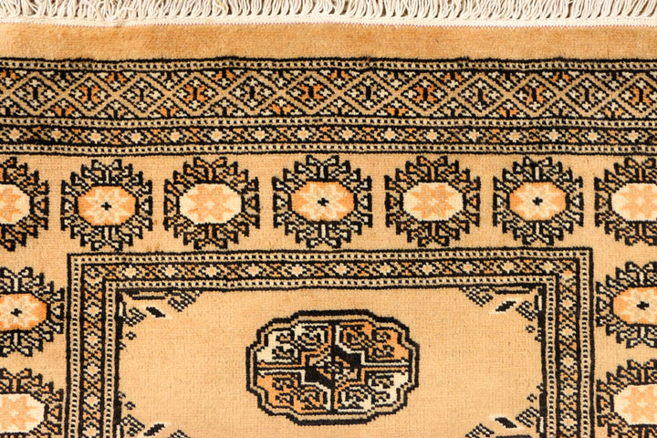 Navajo White Bokhara 2' 7 x 9' 9 - No. 39147 - ALRUG Rug Store