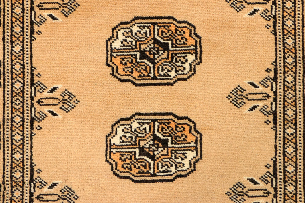 Navajo White Bokhara 2' 7 x 9' 9 - No. 39147 - ALRUG Rug Store