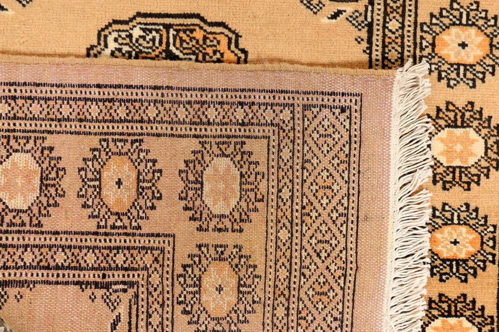 Navajo White Bokhara 2' 7 x 9' 9 - No. 39147 - ALRUG Rug Store