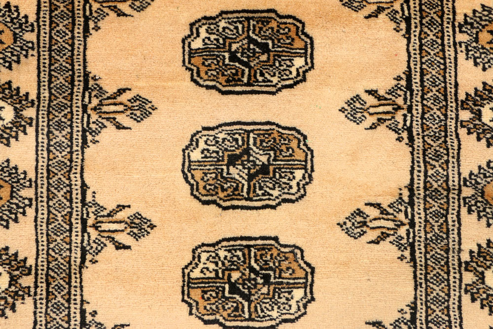 Navajo White Bokhara 2' 8 x 7' 7 - No. 39155 - ALRUG Rug Store