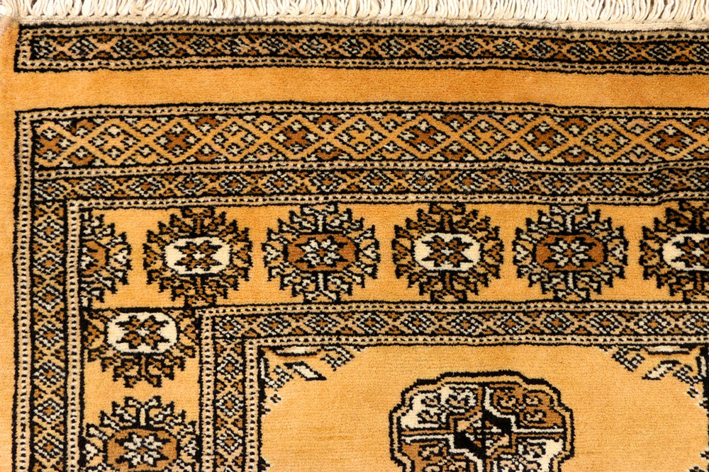 Navajo White Bokhara 2' 7 x 9' 10 - No. 39157 - ALRUG Rug Store