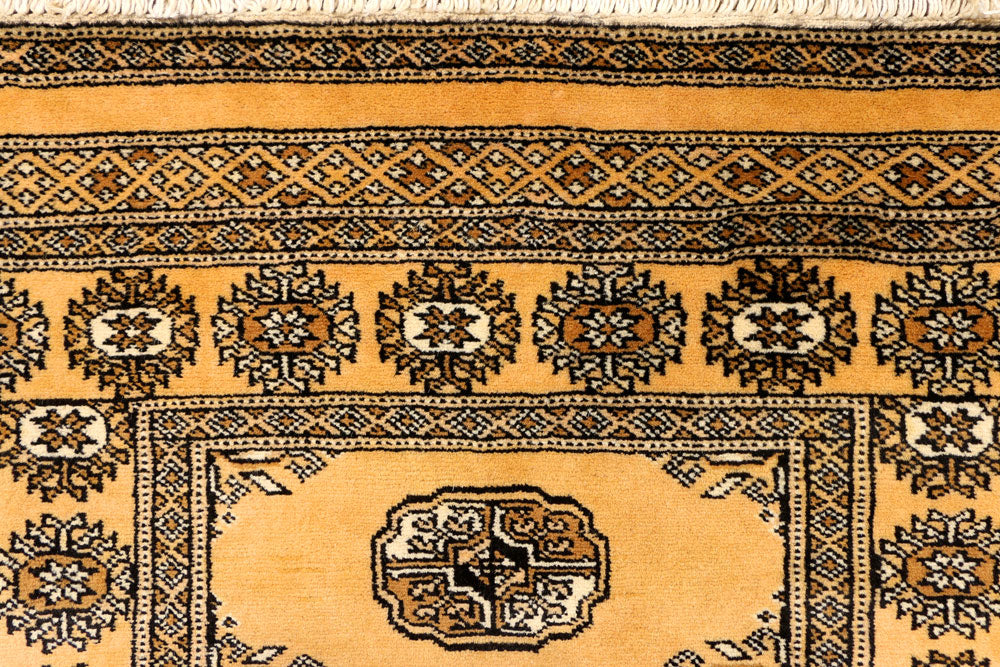 Navajo White Bokhara 2' 7 x 9' 10 - No. 39157 - ALRUG Rug Store