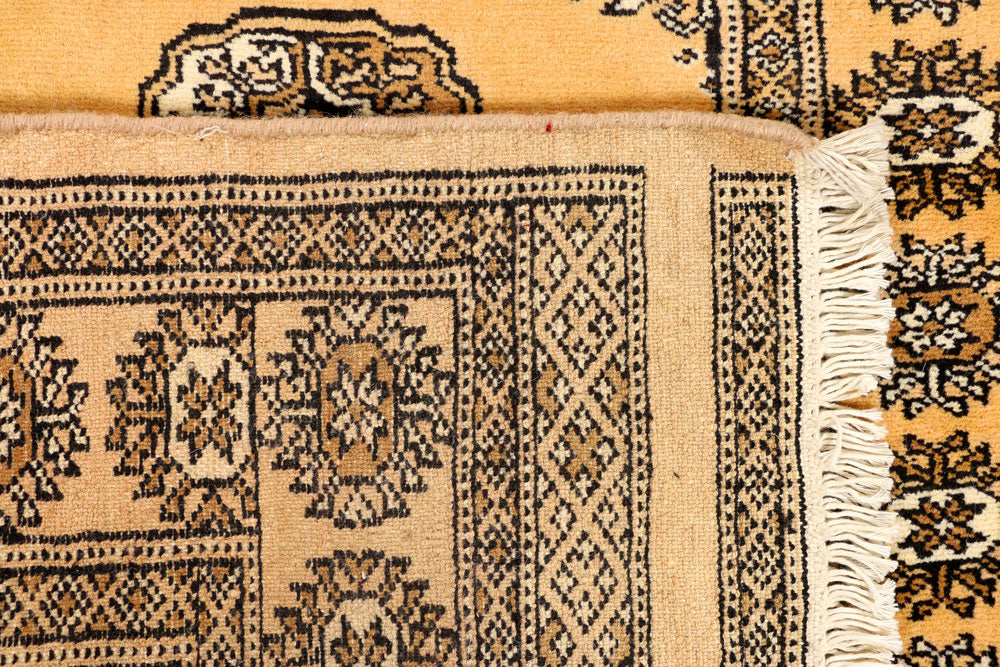 Navajo White Bokhara 2' 7 x 9' 10 - No. 39157 - ALRUG Rug Store