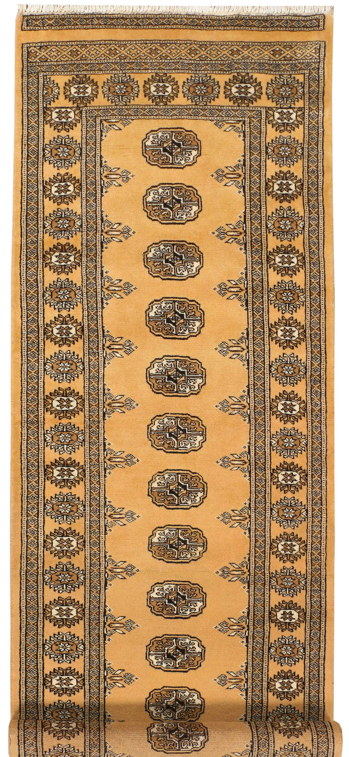 Navajo White Bokhara 2' 7 x 9' 10 - No. 39157 - ALRUG Rug Store