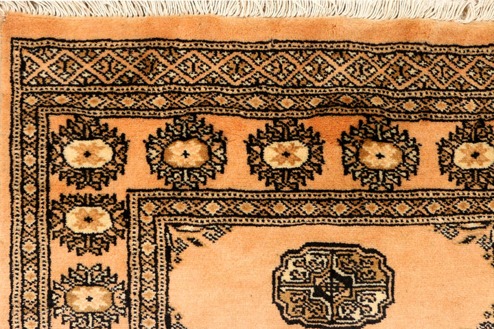 Navajo White Bokhara 2' 7 x 9' 7 - No. 39174 - ALRUG Rug Store