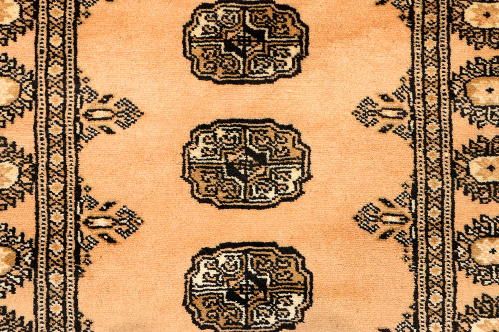 Navajo White Bokhara 2' 7 x 9' 7 - No. 39174 - ALRUG Rug Store