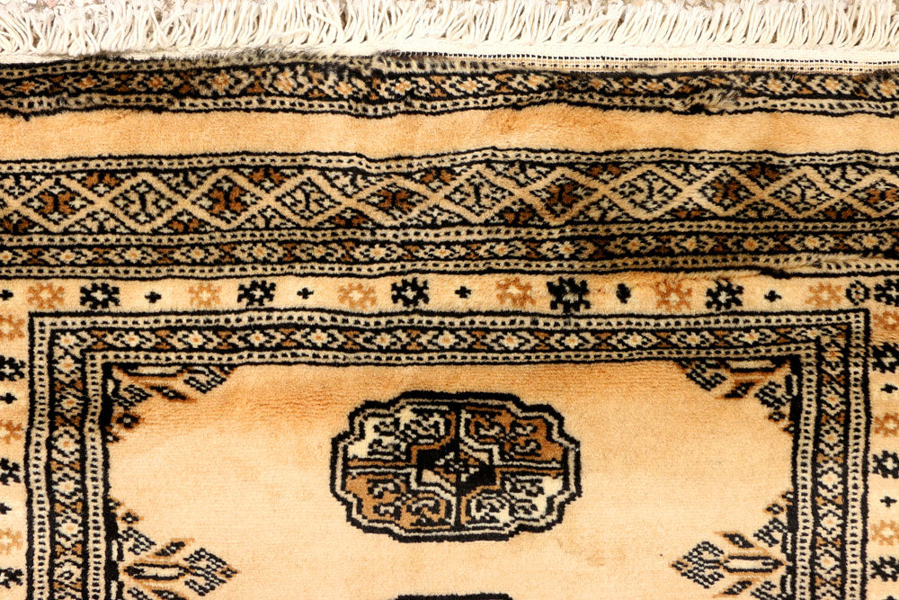 Navajo White Bokhara 2' 4 x 7' 5 - No. 39192 - ALRUG Rug Store